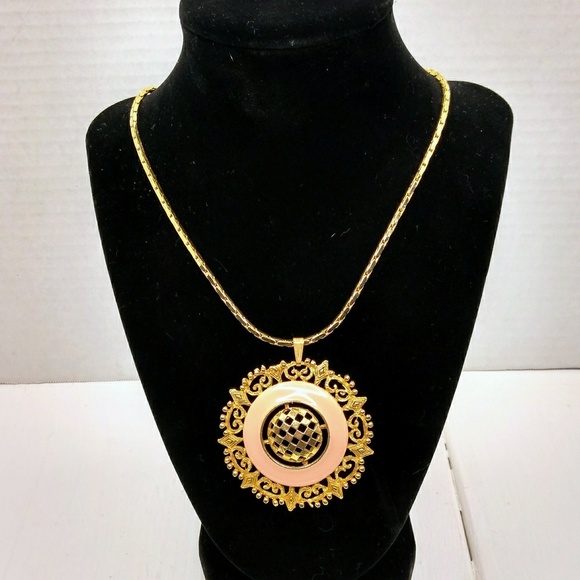 Gold tone serpentine with filagree medallion - Picture 1 of 1